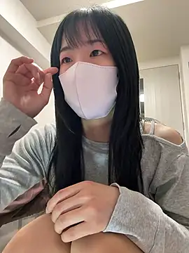 Snapshot of daiyo_kai_Gutara chatting on 05.09.26 daiyo kai Gutara online show from 05.09.26