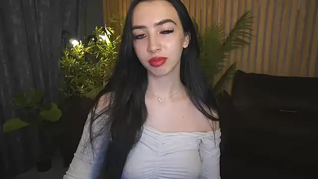 WildKittenX  online show from 10.10.25