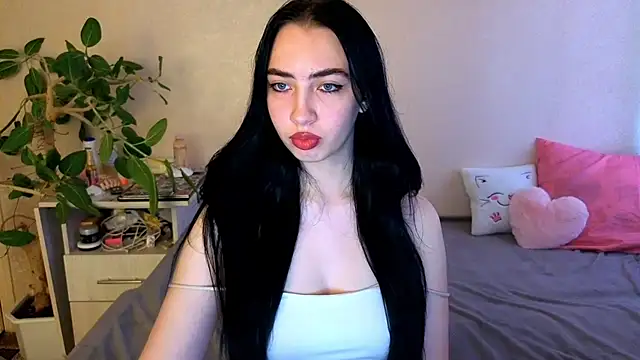 WildKittenX  online show from 06.17.26