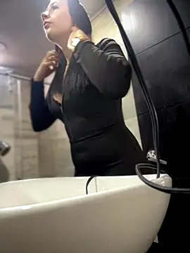 Mila LS online show from 11.23.25