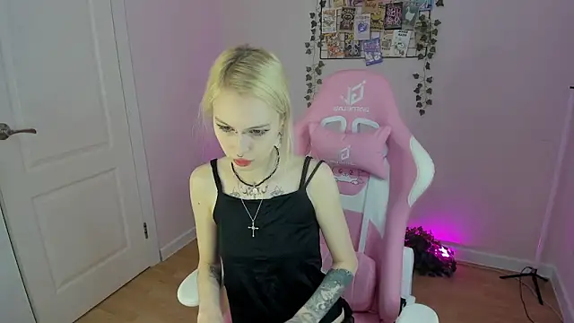Snapshot of Melanie_Mason chatting on 03.21.25 Melanie Mason online show from 03.21.25