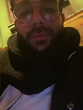 YJeromZCoxk online show from 03.10.25