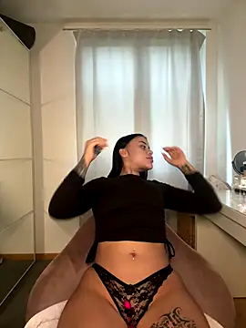 milabigassxoxo online show from 09.30.25