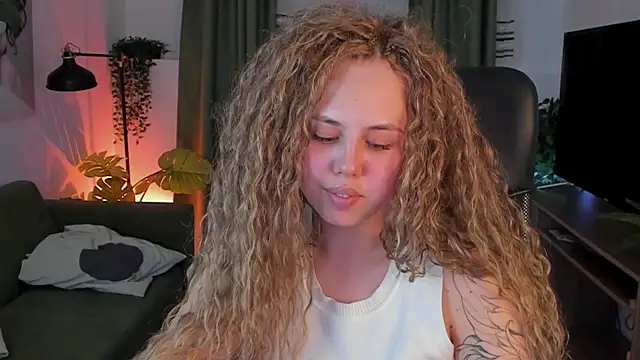 MiaRidd online show from 03.15.25