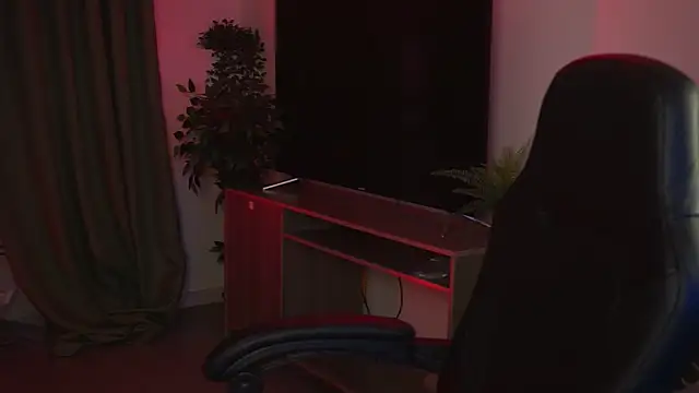 MiaRidd online show from 09.12.25