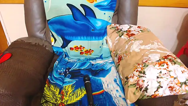 ChocolateClit online show from 11.28.25