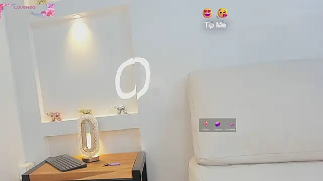 Snapshot of naomi_spark3 chatting on 03.18.25 naomi spark3 online show from 03.18.25