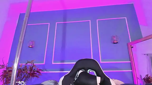 TaraTaylorr online show from 10.24.25