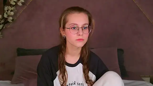 RileyMimicho online show from 09.24.25