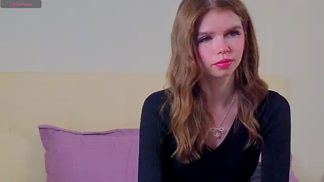 Snapshot of AmityDilley chatting on 10.26.25 AmityDilley online show from 10.26.25