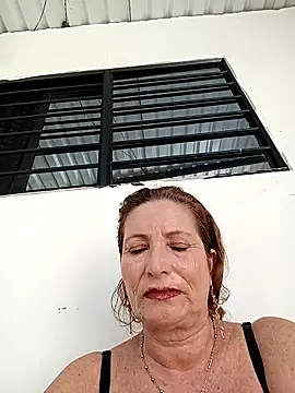 Snapshot of Sexy-Woman-Mature chatting on 10.29.25 Sexy-Woman-Mature online show from 10.29.25