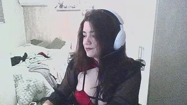 Snapshot of Piolapk chatting on 09.30.25 Piolapk online show from 09.30.25