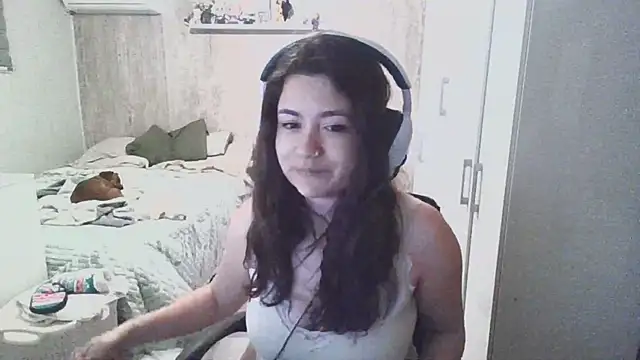 Snapshot of Piolapk chatting on 10.11.25 Piolapk online show from 10.11.25