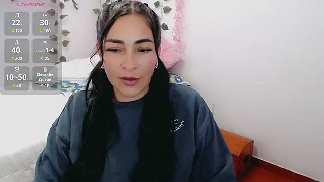 luna lgomez  online show from 03.19.25