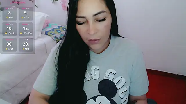 luna lgomez  online show from 03.22.25