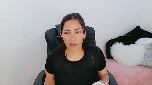 luna lgomez  online show from 03.27.26