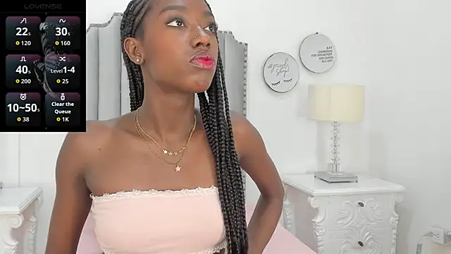 Snapshot of SamantaMarquez chatting on 11.17.25 SamantaMarquez online show from 11.17.25