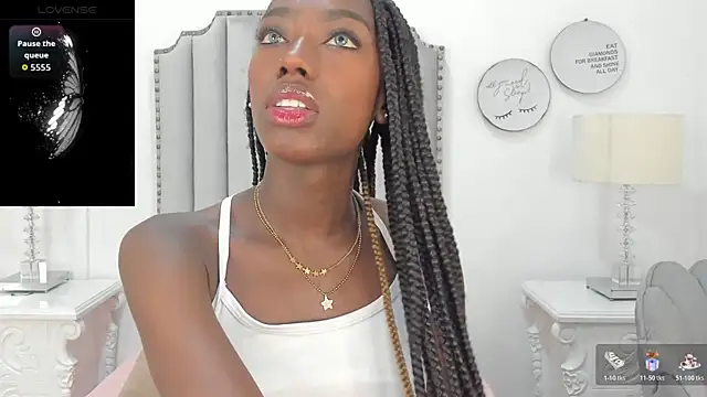 Snapshot of SamantaMarquez chatting on 11.19.25 SamantaMarquez online show from 11.19.25