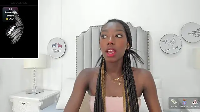 Snapshot of SamantaMarquez chatting on 11.27.25 SamantaMarquez online show from 11.27.25