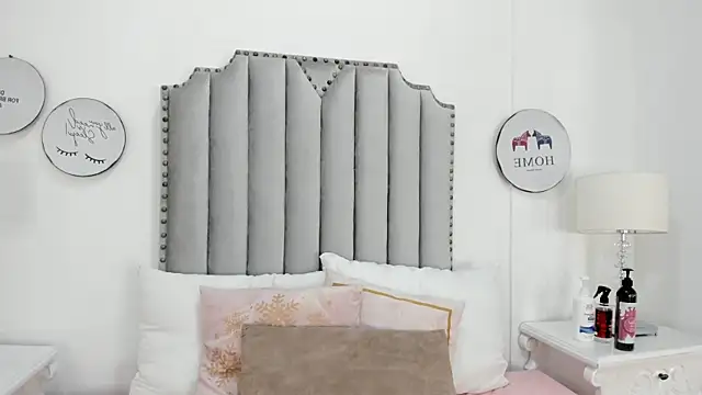 Snapshot of SamantaMarquez chatting on 12.02.25 SamantaMarquez online show from 12.02.25