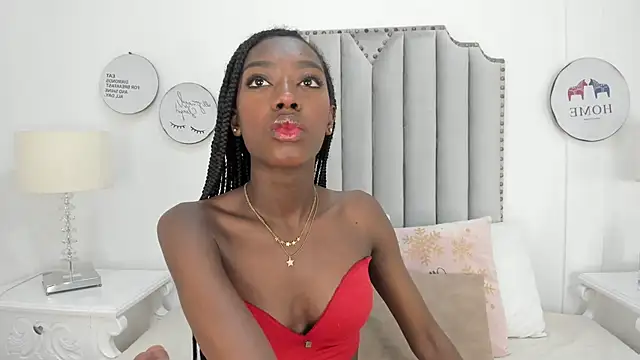 Snapshot of SamantaMarquez chatting on 12.05.25 SamantaMarquez online show from 12.05.25