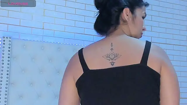 Emilly wilson  online show from 01.05.26