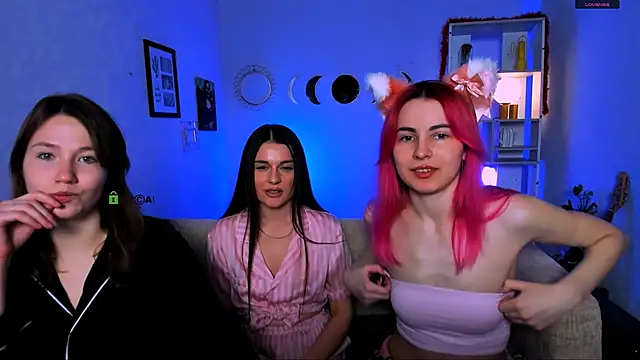 Snapshot of helli_belli chatting on 04.29.26 helli belli online show from 04.29.26