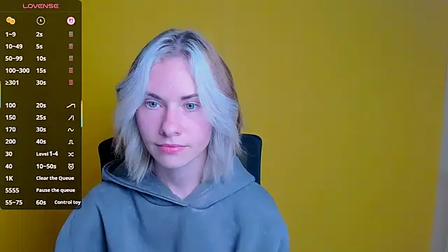 Snapshot of Fiona_Night chatting on 09.17.25 Fiona Night online show from 09.17.25