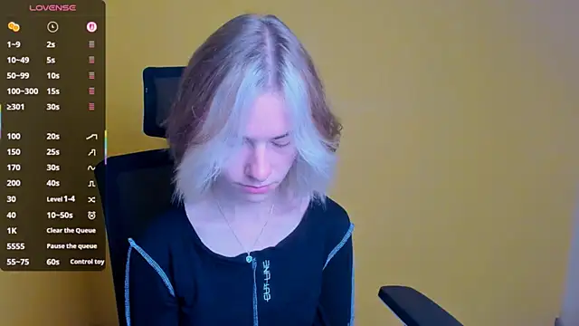 Snapshot of Fiona_Night chatting on 09.21.25 Fiona Night online show from 09.21.25