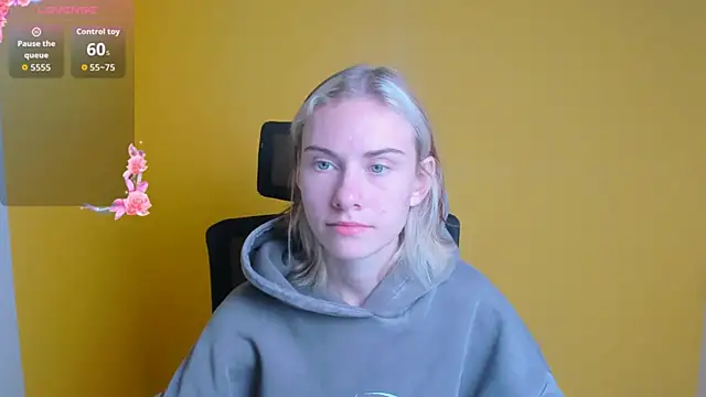 Snapshot of Fiona_Night chatting on 10.02.25 Fiona Night online show from 10.02.25