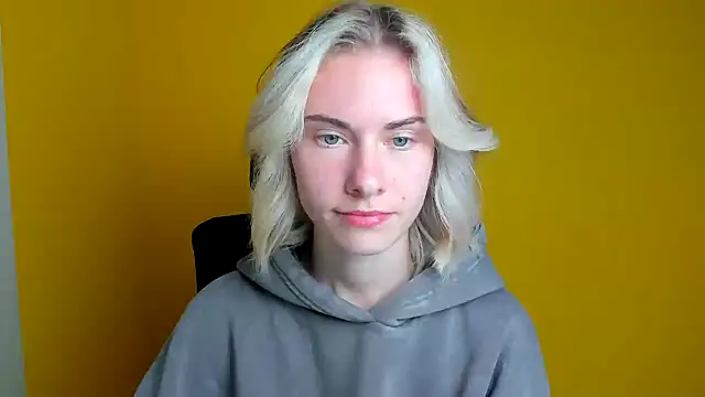 Snapshot of Fiona_Night chatting on 10.06.25 Fiona Night online show from 10.06.25