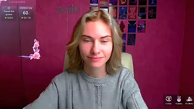 Snapshot of Fiona_Night chatting on 10.17.25 Fiona Night online show from 10.17.25