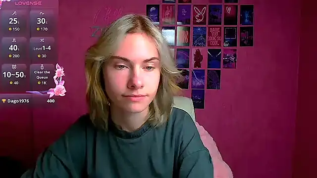 Snapshot of Fiona_Night chatting on 10.18.25 Fiona Night online show from 10.18.25