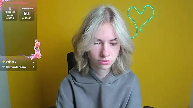 Snapshot of Fiona_Night chatting on 10.22.25 Fiona Night online show from 10.22.25