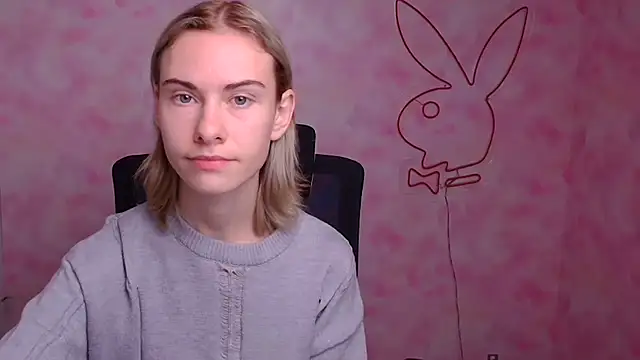 Snapshot of Fiona_Night chatting on 10.25.25 Fiona Night online show from 10.25.25