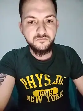 Snapshot of iurinicola chatting on 02.17.26 iurinicola online show from 02.17.26