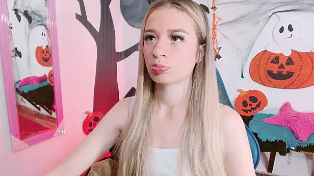 hannah 026 online show from 10.23.25