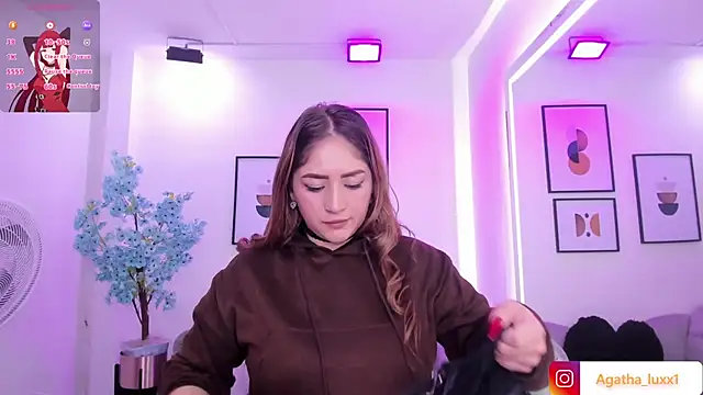 Agatha luxx online show from 10.29.25