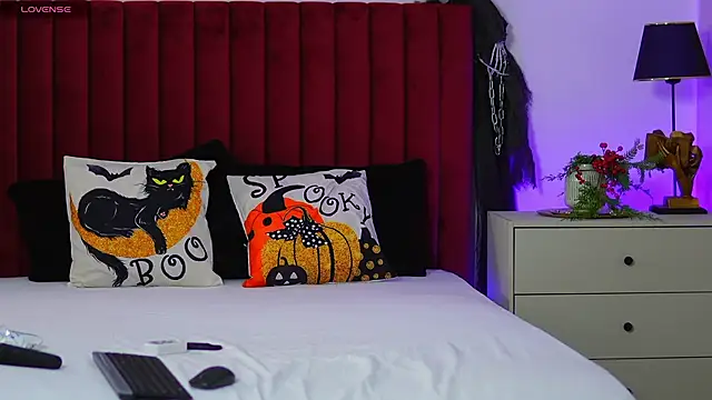 AprilGold18 online show from 10.30.25