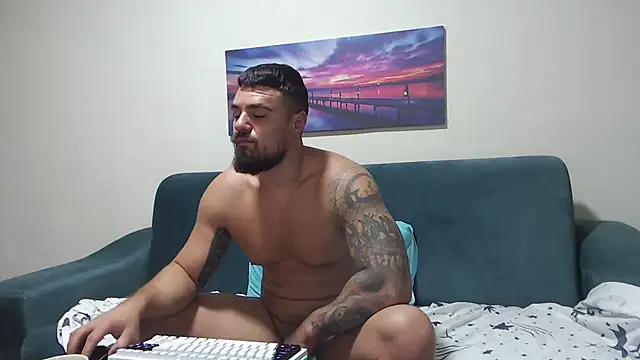 Snapshot of Tiberius_hunk chatting on 09.27.25 Tiberius hunk online show from 09.27.25