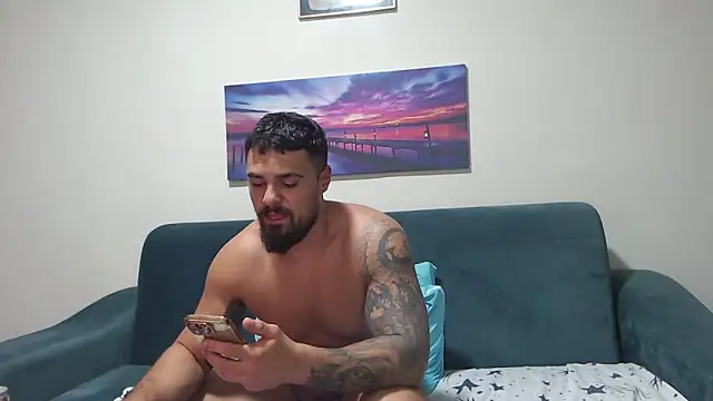 Snapshot of Tiberius_hunk chatting on 09.30.25 Tiberius hunk online show from 09.30.25