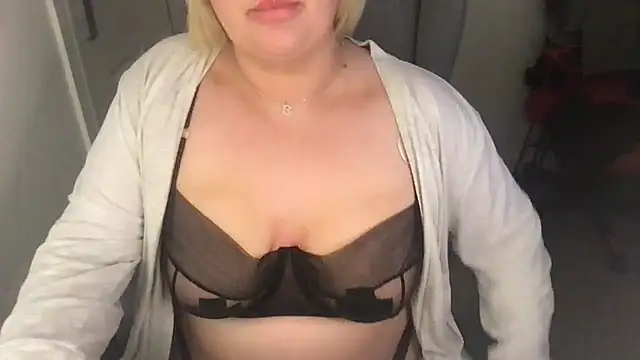 Snapshot of Scottish_Bella_Blazex chatting on 03.16.25 Scottish Bella Blazex online show from 03.16.25