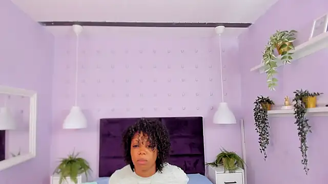 Snapshot of Hanaahquinn chatting on 10.06.25 Hanaahquinn online show from 10.06.25