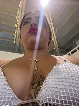 Snapshot of lunaxxx_69 chatting on 01.05.26 lunaxxx 69 online show from 01.05.26