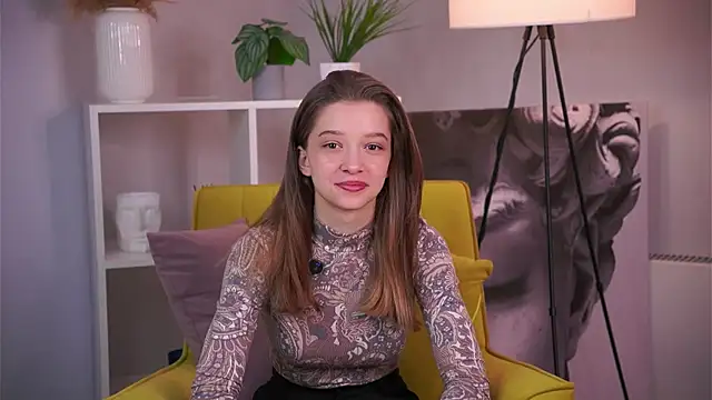 Snapshot of UdelaHathorne chatting on 03.01.25 UdelaHathorne online show from 03.01.25
