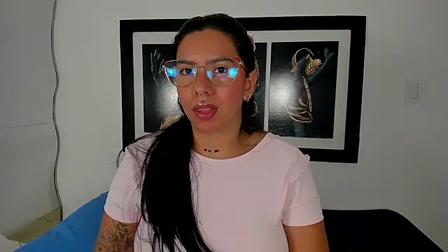 Snapshot of emilyy_cooperr chatting on 01.17.26 emilyy cooperr online show from 01.17.26