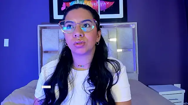 Snapshot of emilyy_cooperr chatting on 02.05.26 emilyy cooperr online show from 02.05.26