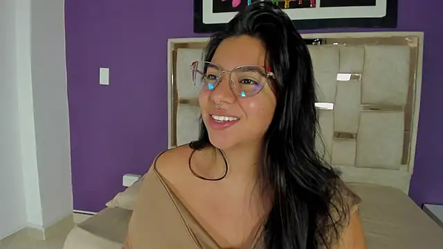 Snapshot of emilyy_cooperr chatting on 03.05.26 emilyy cooperr online show from 03.05.26