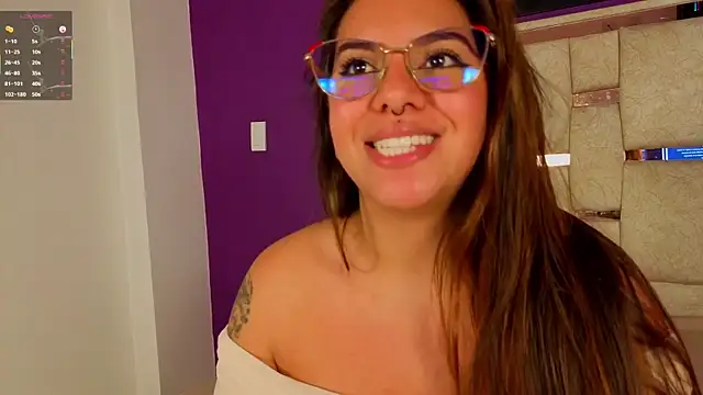 Snapshot of emilyy_cooperr chatting on 04.25.26 emilyy cooperr online show from 04.25.26
