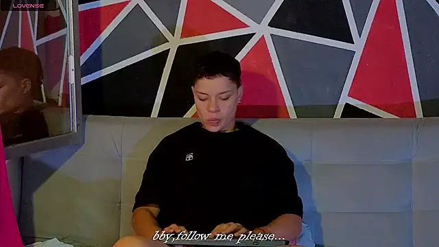 demimoore222 online show from 10.21.25